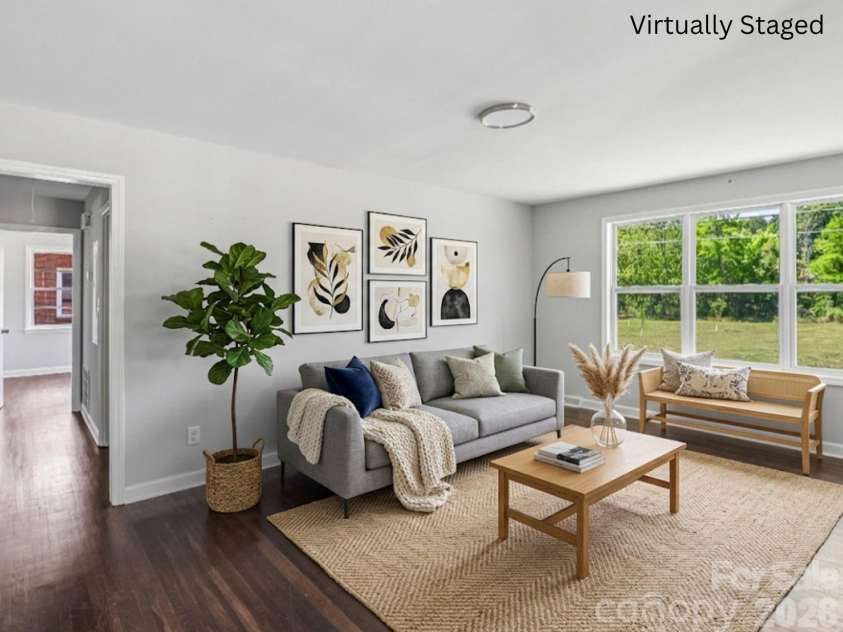 5320 Dolphin Lane, Charlotte, NC 28215.  MLS# CAR4371869, YatesRealty ID 25904. 