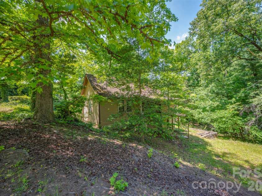77 First Street, Tryon, NC 28782.  MLS# CAR4385519, YatesRealty ID 25905. 