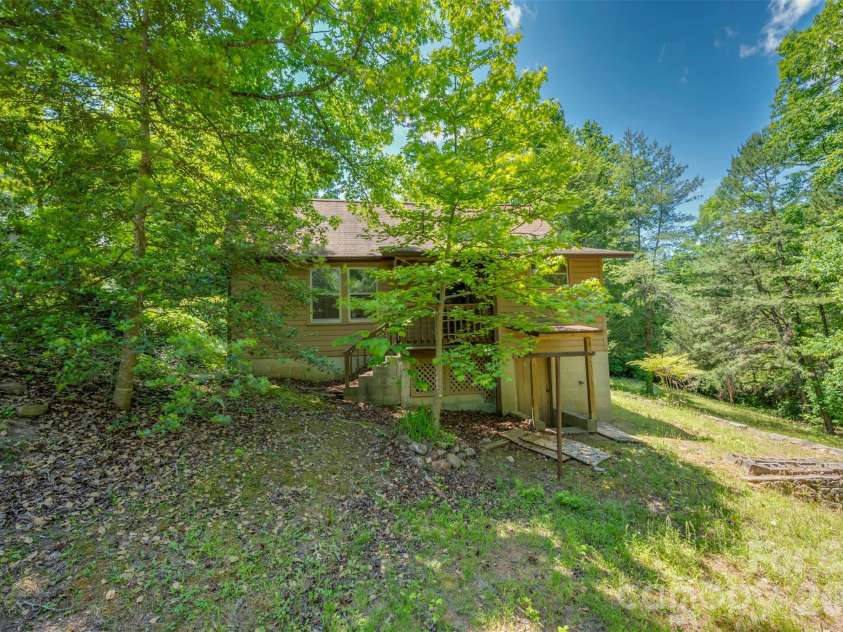 77 First Street, Tryon, NC 28782.  MLS# CAR4385519, YatesRealty ID 25905. 