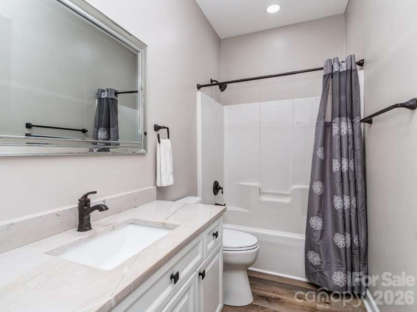 9205 Belmont Lane, Waxhaw, NC 28173.  MLS# CAR4381231, YatesRealty ID 25906. Hall bathroom