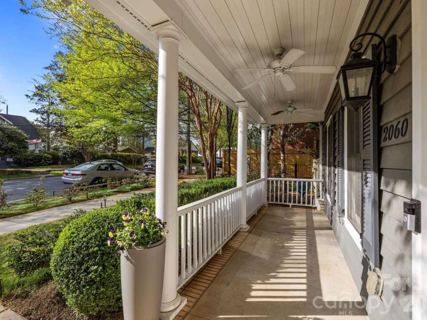 2060 Euclid Avenue, Charlotte, NC 28203.  MLS# CAR4364352, YatesRealty ID 25907. 