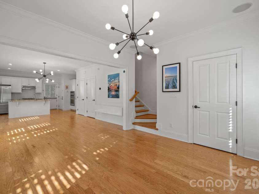 2060 Euclid Avenue, Charlotte, NC 28203.  MLS# CAR4364352, YatesRealty ID 25907. 