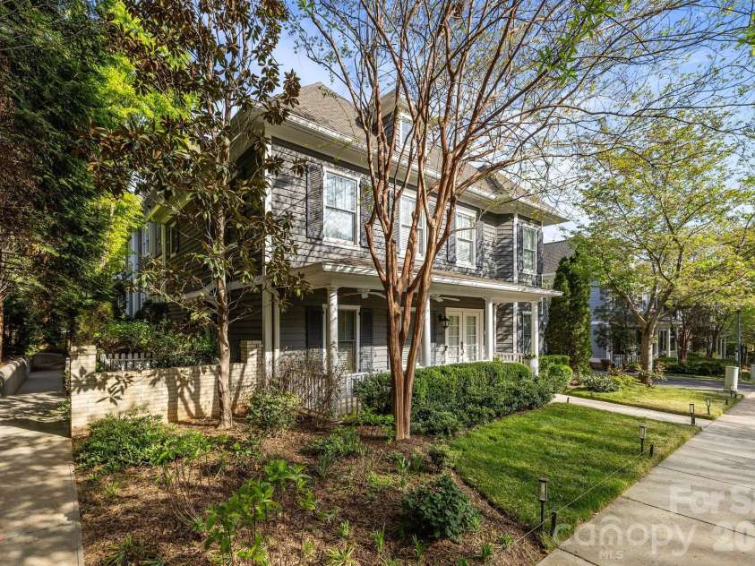 2060 Euclid Avenue, Charlotte, NC 28203.  MLS# CAR4364352, YatesRealty ID 25907. 