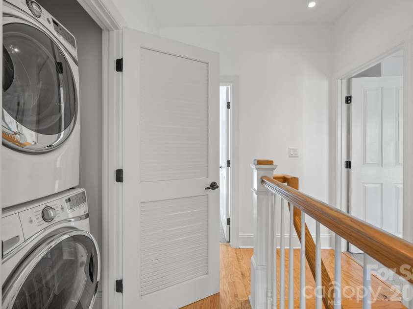 2060 Euclid Avenue, Charlotte, NC 28203.  MLS# CAR4364352, YatesRealty ID 25907. Laundry Upper Level
