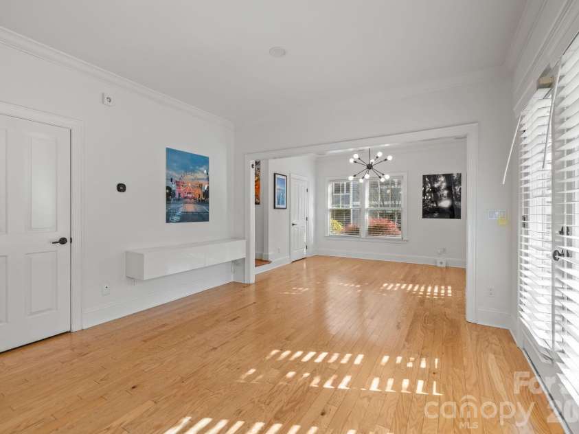 2060 Euclid Avenue, Charlotte, NC 28203.  MLS# CAR4364352, YatesRealty ID 25907. Open Living/Dining Combo