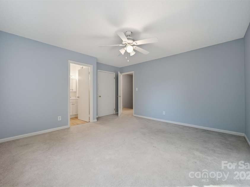 824 6th Street, Hickory, NC 28601.  MLS# CAR4313631, YatesRealty ID 25907. 