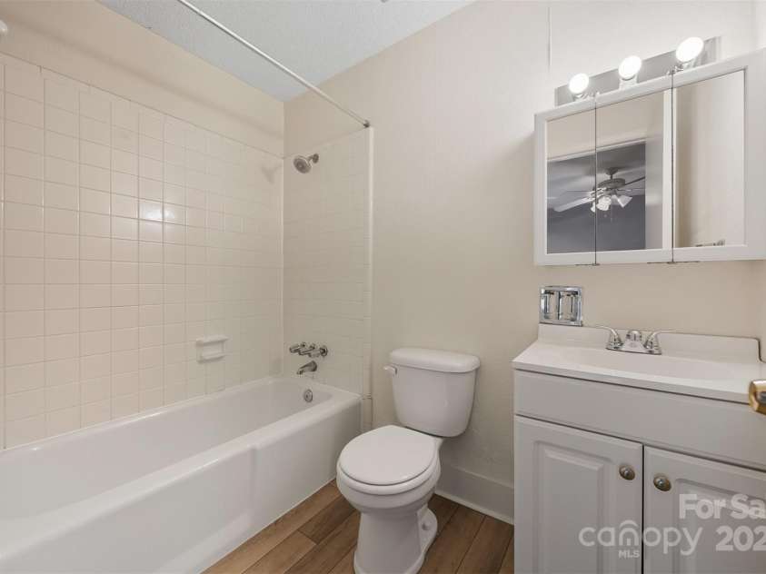 824 6th Street, Hickory, NC 28601.  MLS# CAR4313631, YatesRealty ID 25907. 