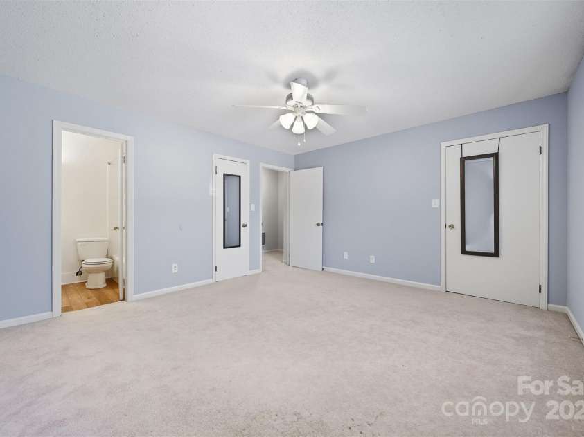 824 6th Street, Hickory, NC 28601.  MLS# CAR4313631, YatesRealty ID 25907. 