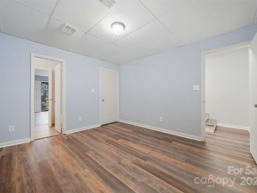 824 6th Street, Hickory, NC 28601.  MLS# CAR4313631, YatesRealty ID 25907. 