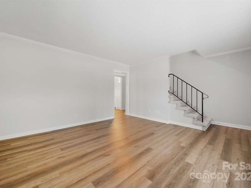 824 6th Street, Hickory, NC 28601.  MLS# CAR4326428, YatesRealty ID 25907. Stairs to the upper level.