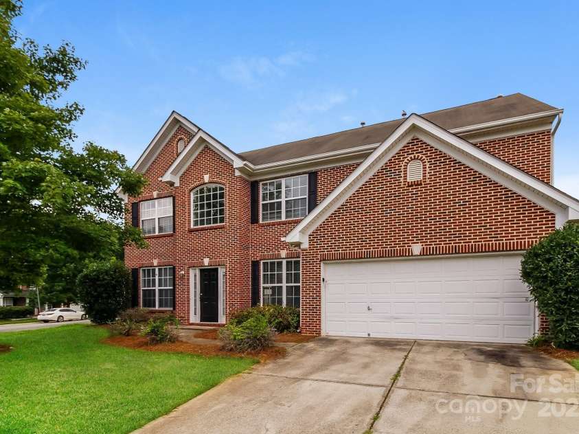 11305 Erwin Ridge Avenue, Charlotte, NC 28213.  MLS# CAR4272746, YatesRealty ID 25908. 