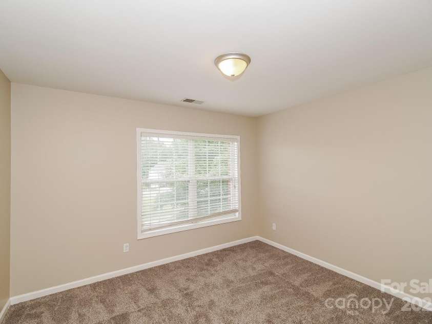 11305 Erwin Ridge Avenue, Charlotte, NC 28213.  MLS# CAR4272746, YatesRealty ID 25908. 