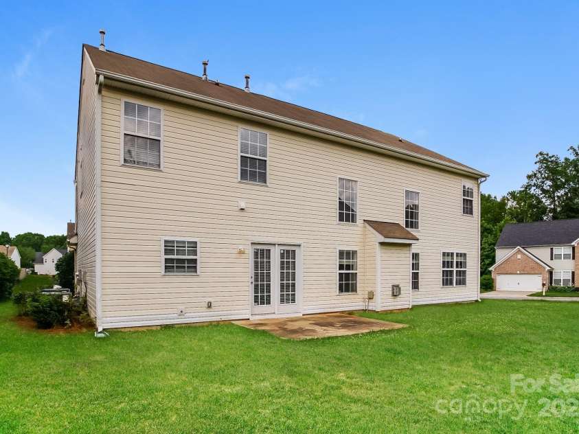 11305 Erwin Ridge Avenue, Charlotte, NC 28213.  MLS# CAR4272746, YatesRealty ID 25908. 