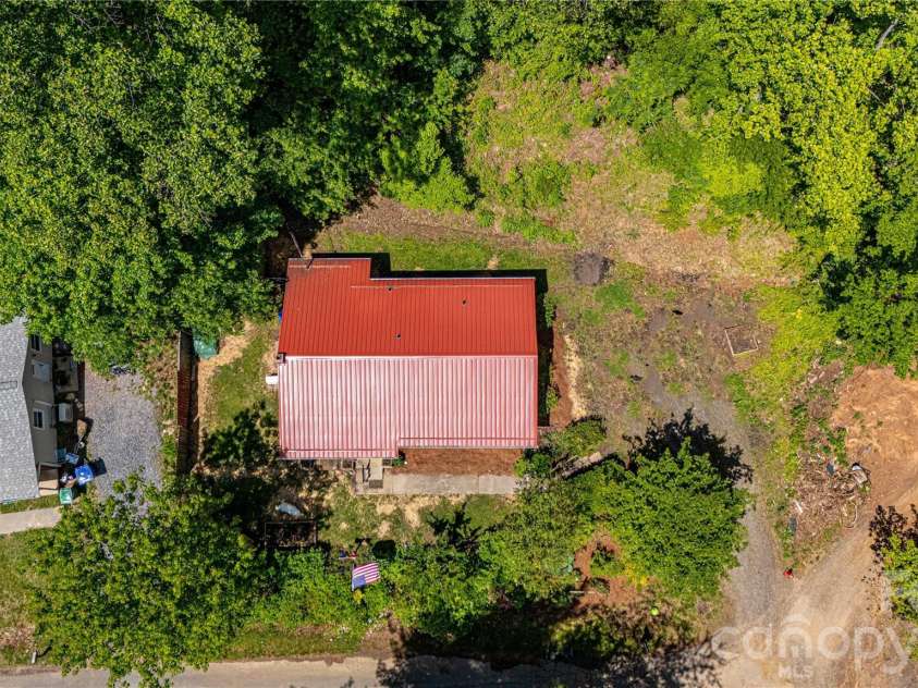 203 Kennedy Drive, Swannanoa, NC 28778.  MLS# CAR4381236, YatesRealty ID 25908. 