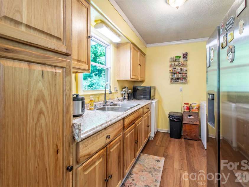 203 Kennedy Drive, Swannanoa, NC 28778.  MLS# CAR4381236, YatesRealty ID 25908. 