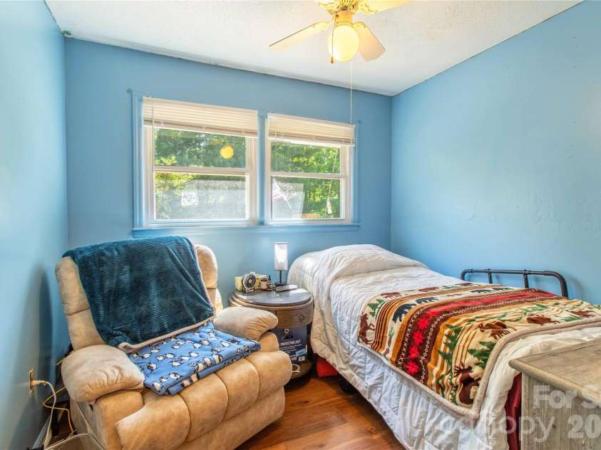 203 Kennedy Drive, Swannanoa, NC 28778.  MLS# CAR4381236, YatesRealty ID 25908. 