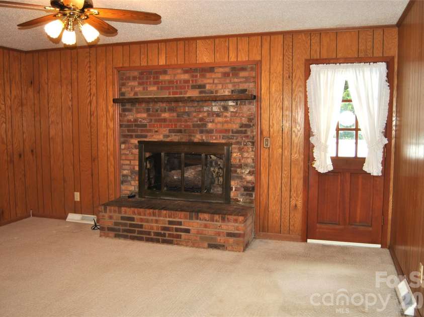 706 Hester Drive, Dallas, NC 28034.  MLS# CAR4386044, YatesRealty ID 25909. 