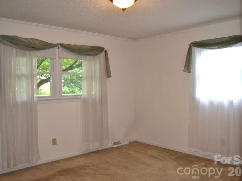 706 Hester Drive, Dallas, NC 28034.  MLS# CAR4386044, YatesRealty ID 25909. 