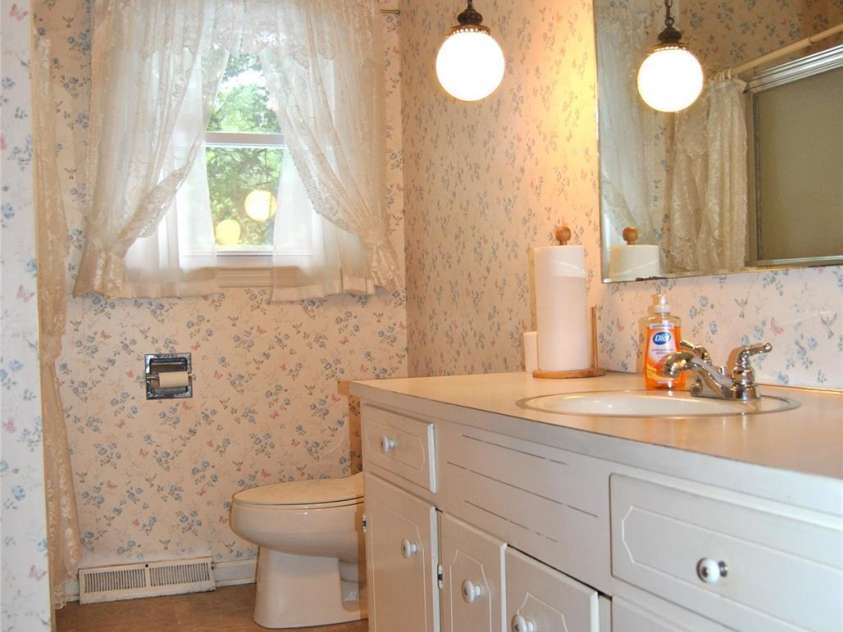 706 Hester Drive, Dallas, NC 28034.  MLS# CAR4386044, YatesRealty ID 25909. 