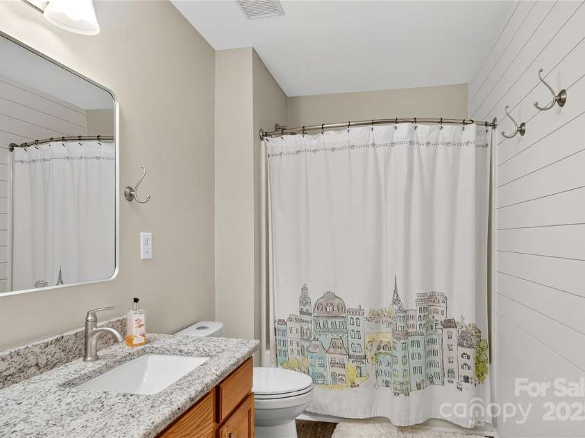 112 Sugar Thyme Lane, Mooresville, NC 28115.  MLS# CAR4294431, YatesRealty ID 2591. Upstairs secondary bath