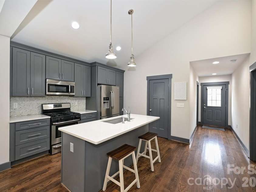 1833 Parson Street, Charlotte, NC 28205.  MLS# CAR4336730, YatesRealty ID 2591. 