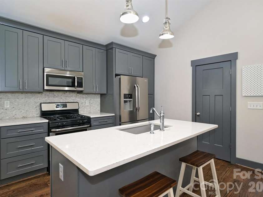 1833 Parson Street, Charlotte, NC 28205.  MLS# CAR4336730, YatesRealty ID 2591. 