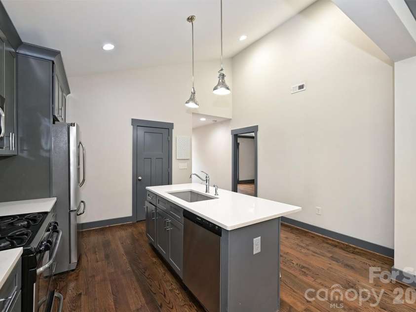 1833 Parson Street, Charlotte, NC 28205.  MLS# CAR4336730, YatesRealty ID 2591. 