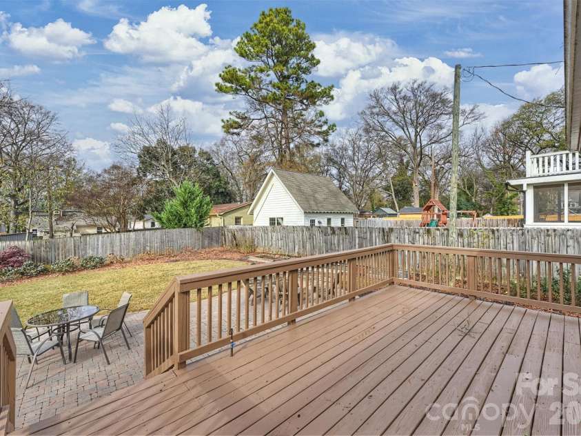 1833 Parson Street, Charlotte, NC 28205.  MLS# CAR4336730, YatesRealty ID 2591. 