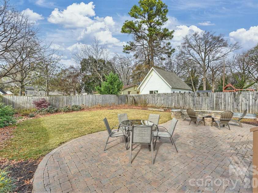 1833 Parson Street, Charlotte, NC 28205.  MLS# CAR4336730, YatesRealty ID 2591. 