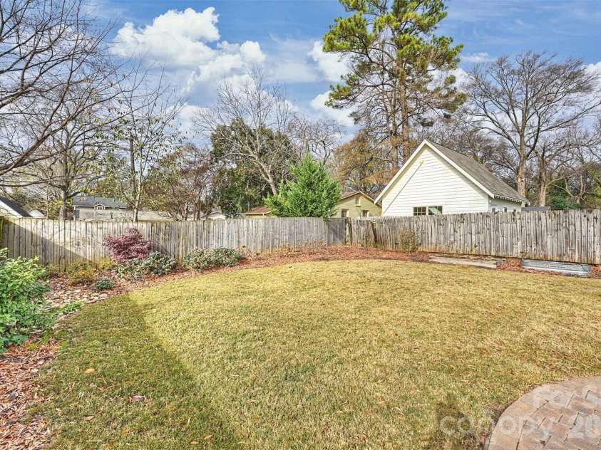 1833 Parson Street, Charlotte, NC 28205.  MLS# CAR4336730, YatesRealty ID 2591. 