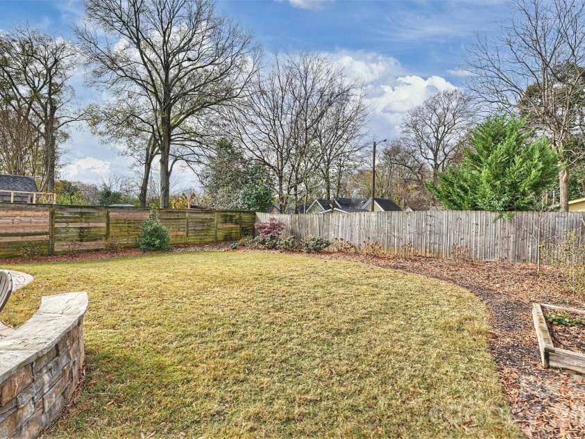 1833 Parson Street, Charlotte, NC 28205.  MLS# CAR4336730, YatesRealty ID 2591. 