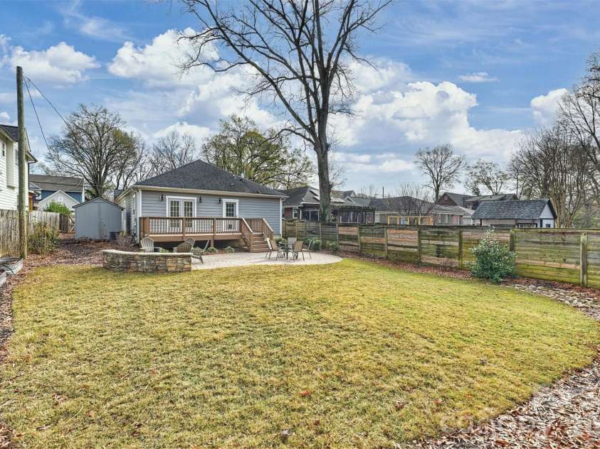 1833 Parson Street, Charlotte, NC 28205.  MLS# CAR4336730, YatesRealty ID 2591. 