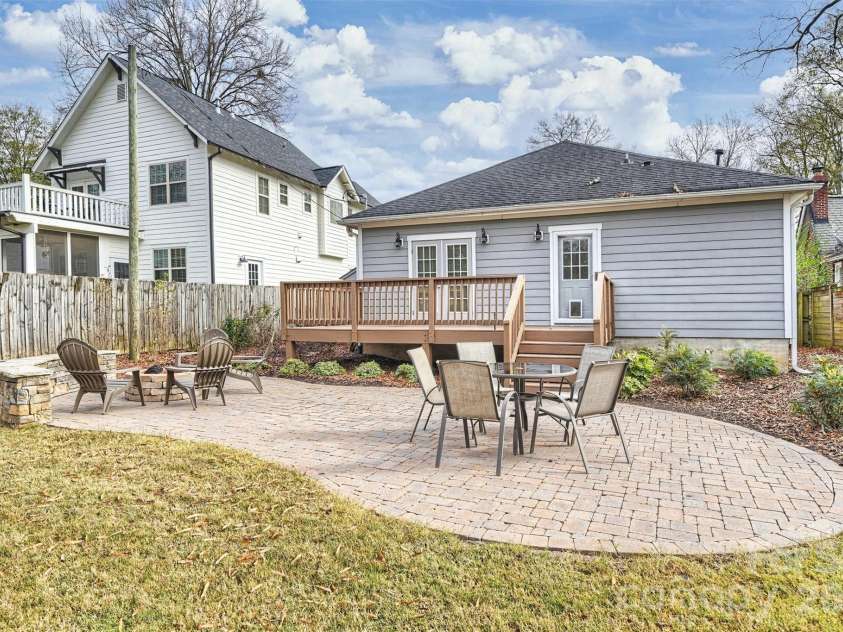 1833 Parson Street, Charlotte, NC 28205.  MLS# CAR4336730, YatesRealty ID 2591. 