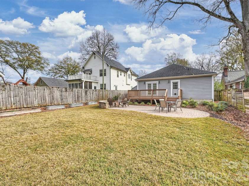 1833 Parson Street, Charlotte, NC 28205.  MLS# CAR4336730, YatesRealty ID 2591. 
