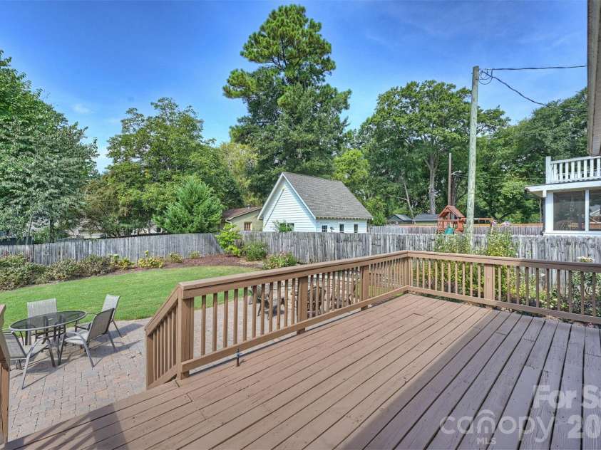 1833 Parson Street, Charlotte, NC 28205.  MLS# CAR4336730, YatesRealty ID 2591. 