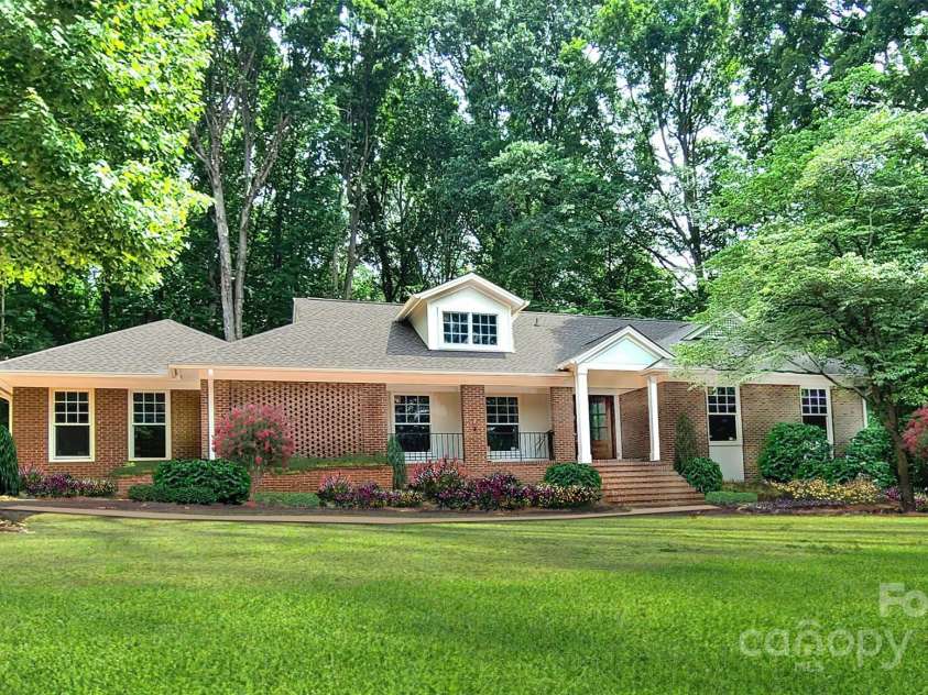 25 Fairway Ridge, Lake Wylie, SC 29710.  MLS# CAR4271554, YatesRealty ID 25910. 