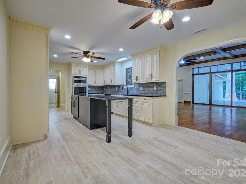 25 Fairway Ridge, Lake Wylie, SC 29710.  MLS# CAR4271554, YatesRealty ID 25910. 