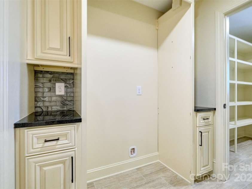 25 Fairway Ridge, Lake Wylie, SC 29710.  MLS# CAR4271554, YatesRealty ID 25910. 