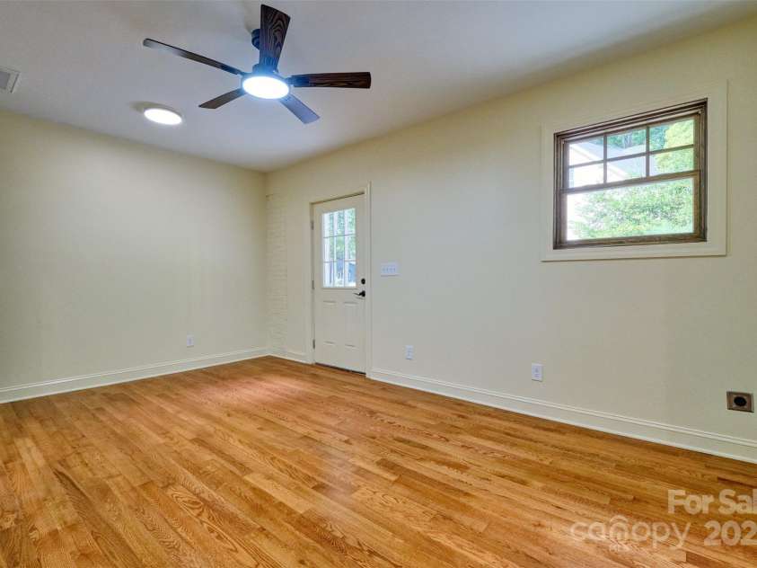 25 Fairway Ridge, Lake Wylie, SC 29710.  MLS# CAR4271554, YatesRealty ID 25910. 