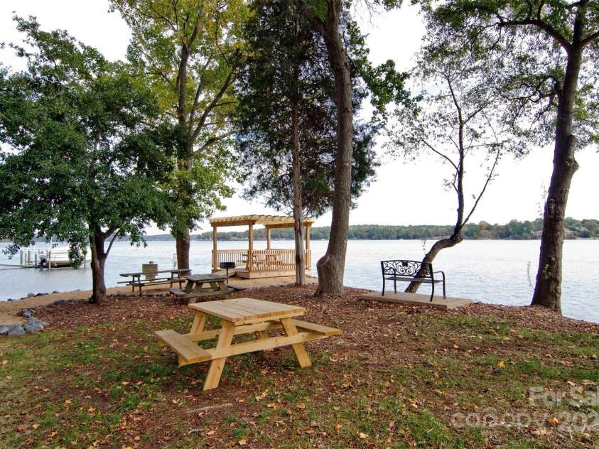 25 Fairway Ridge, Lake Wylie, SC 29710.  MLS# CAR4271554, YatesRealty ID 25910. South Beach lakeside park