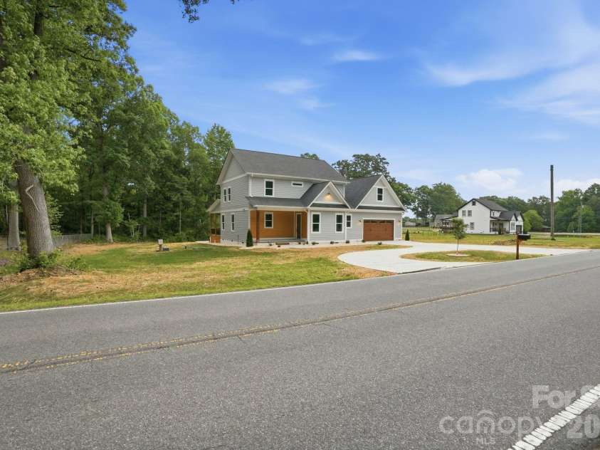 3210 Highway 205 Highway, Marshville, NC 28103.  MLS# CAR4378620, YatesRealty ID 25911. 