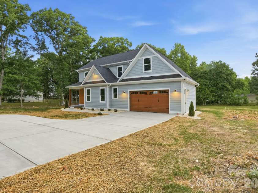 3210 Highway 205 Highway, Marshville, NC 28103.  MLS# CAR4378620, YatesRealty ID 25911. 