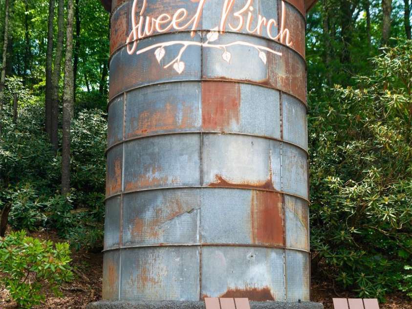 572 Sweet Birch Park Lane, Black Mountain, NC 28711.  MLS# CAR4260117, YatesRealty ID 25911. So much community charm