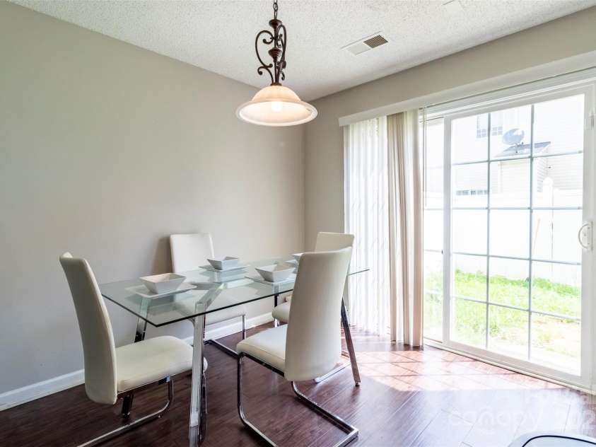 9530 Drains Bay Court, Charlotte, NC 28214.  MLS# CAR4274312, YatesRealty ID 25912. Breakfast area