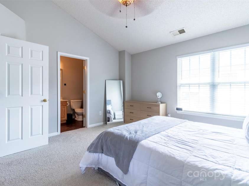 9530 Drains Bay Court, Charlotte, NC 28214.  MLS# CAR4274312, YatesRealty ID 25912. Primary bedroom alternate
