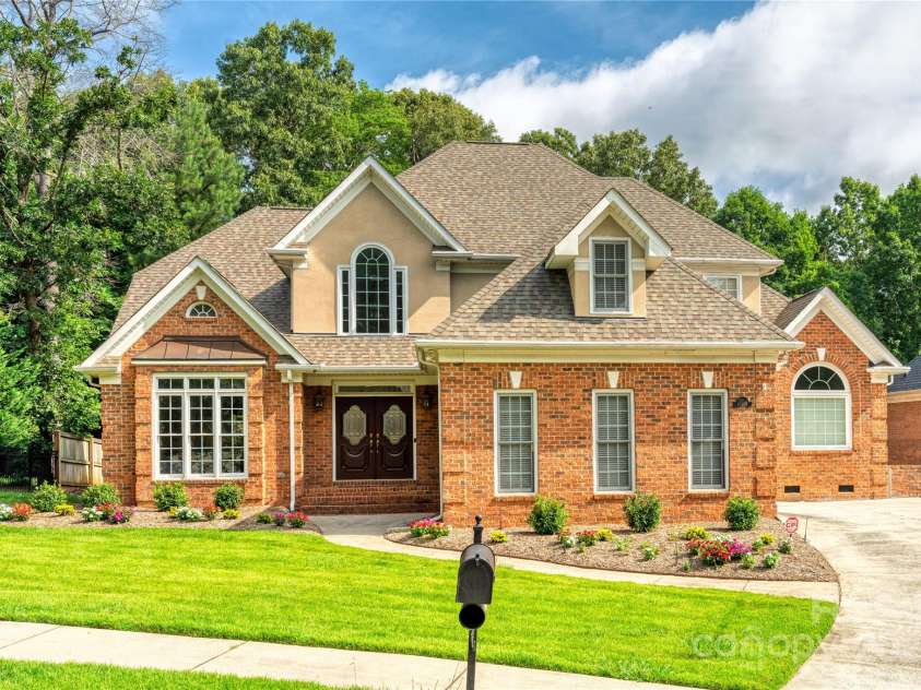 10405 Lady Grace Lane, Charlotte, NC 28270.  MLS# CAR4273475, YatesRealty ID 25913. 10405 LADY GRACE LN