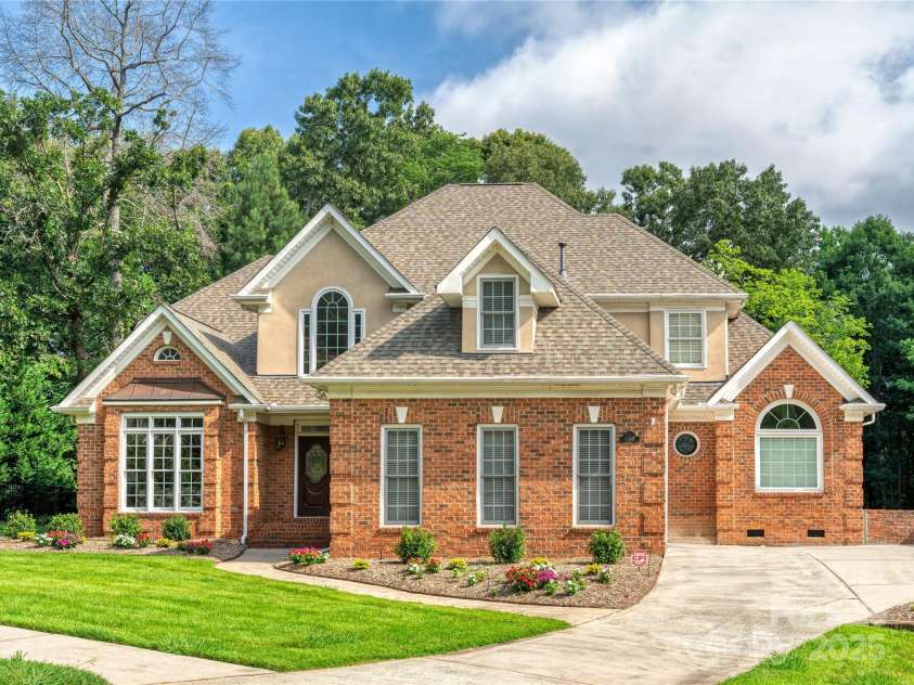 10405 Lady Grace Lane, Charlotte, NC 28270.  MLS# CAR4273475, YatesRealty ID 25913. 
