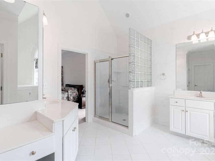 10405 Lady Grace Lane, Charlotte, NC 28270.  MLS# CAR4273475, YatesRealty ID 25913. 