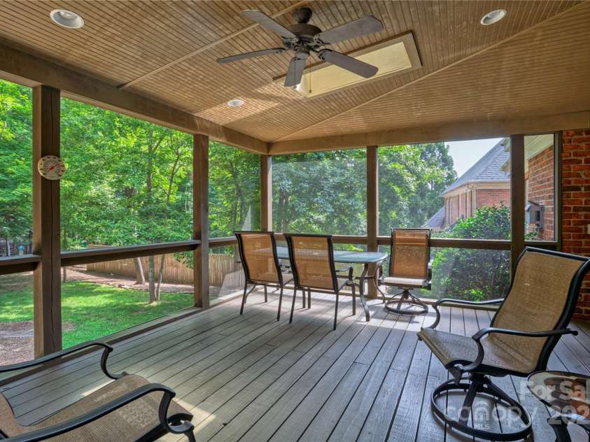 10405 Lady Grace Lane, Charlotte, NC 28270.  MLS# CAR4273475, YatesRealty ID 25913. 
