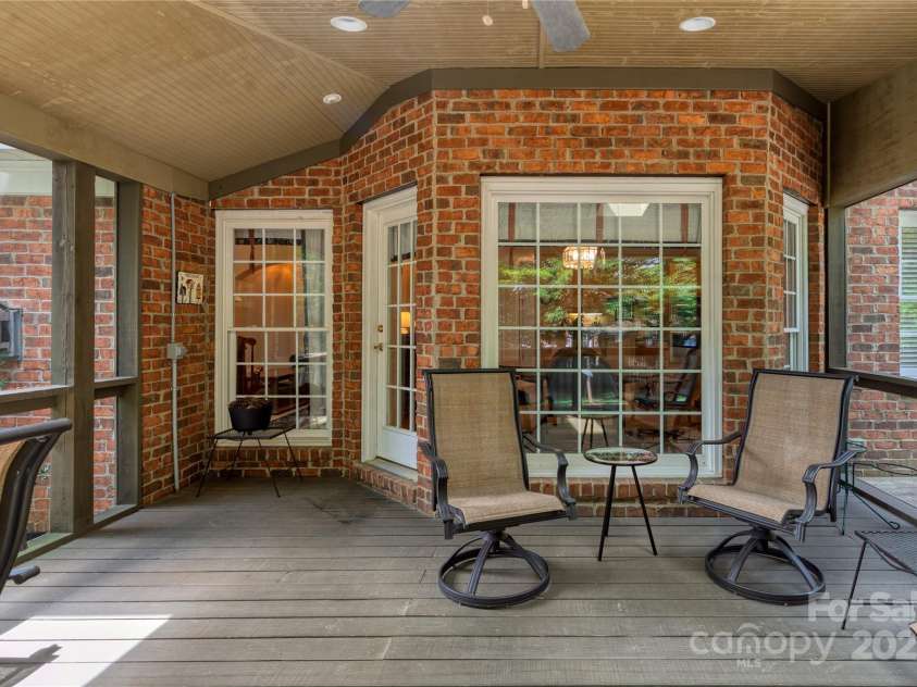 10405 Lady Grace Lane, Charlotte, NC 28270.  MLS# CAR4273475, YatesRealty ID 25913. 